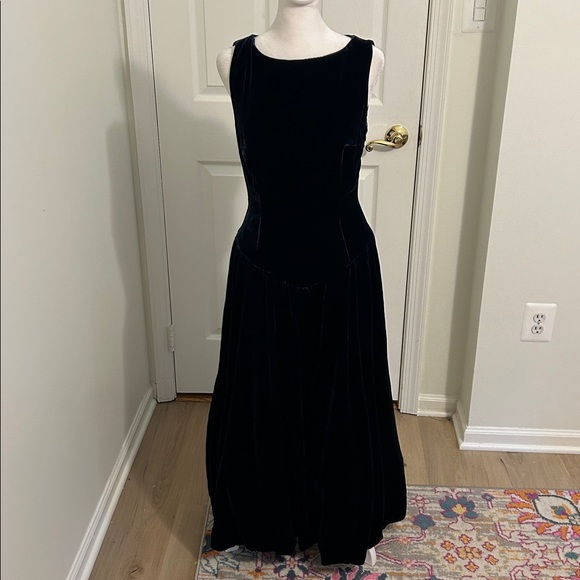 Reformation Elvira Velvet Boat Neck Open Back Midi Maxi Dress Navy NWT Size 6 - Picture 7 of 16
